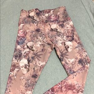 Pink skull print leggings